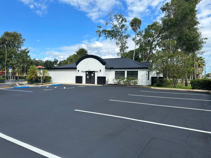 Dispensary retail